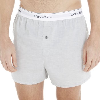 Läs mer om Calvin Klein Kalsonger 2P Modern Cotton Woven Slim Fit Boxer Svart/Grå vävd bomull Medium Herr
