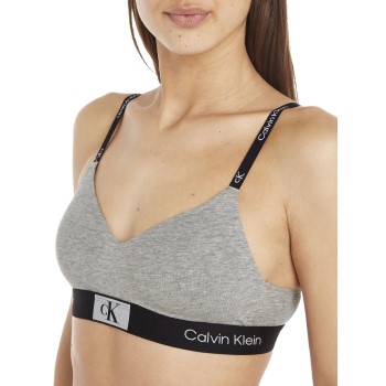 Läs mer om Calvin Klein BH CK96 String Bralette Ljusgrå bomull Large Dam