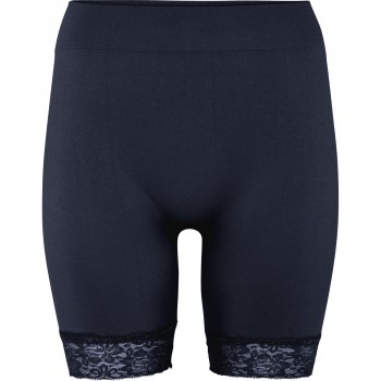 Läs mer om Decoy Long Shorts With Lace Marin M/L Dam