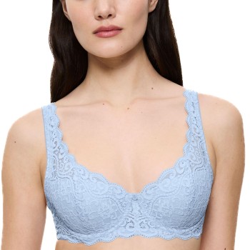 Triumph BH Amourette Wired Bra With Lace Ljusblå D 90 Dam | apparel & accessories - clothing - underwear & socks - bras | ModeLejon