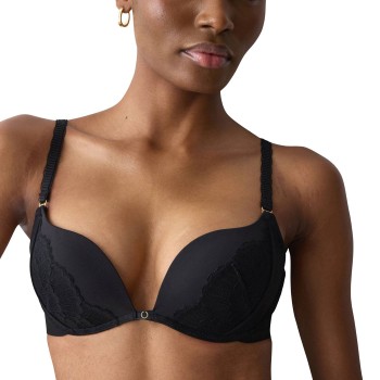 Triumph Love In Lace Wired Push-Up Bra
