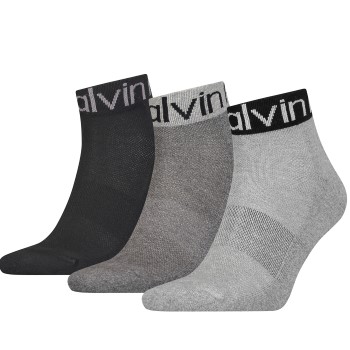 Läs mer om Calvin Klein Strumpor 3P Quarter Logo Welt Socks Grå One Size Herr